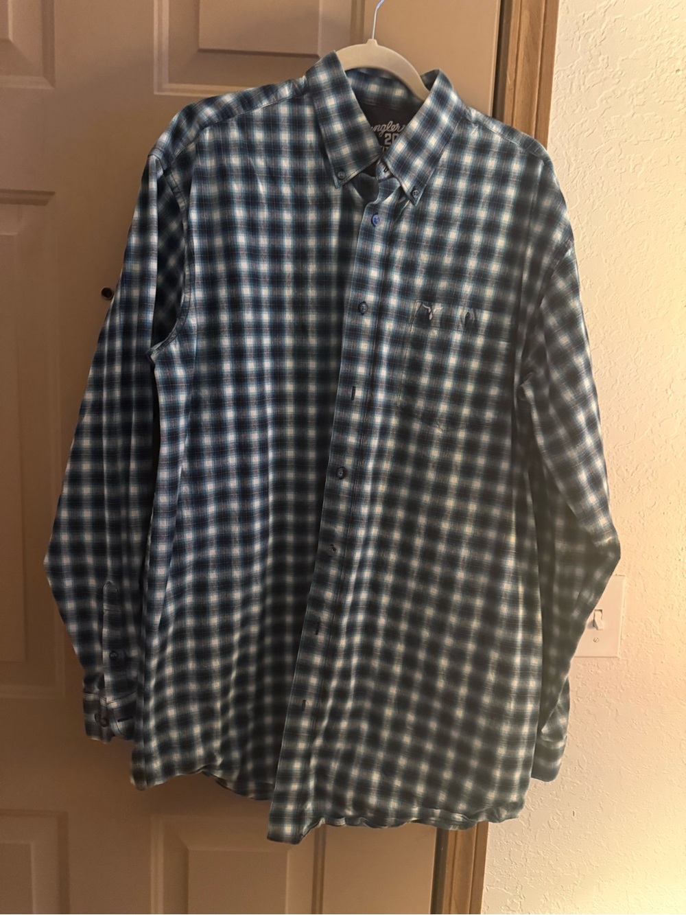 Wrangler Navy and White Plaid Button-Up Shirt